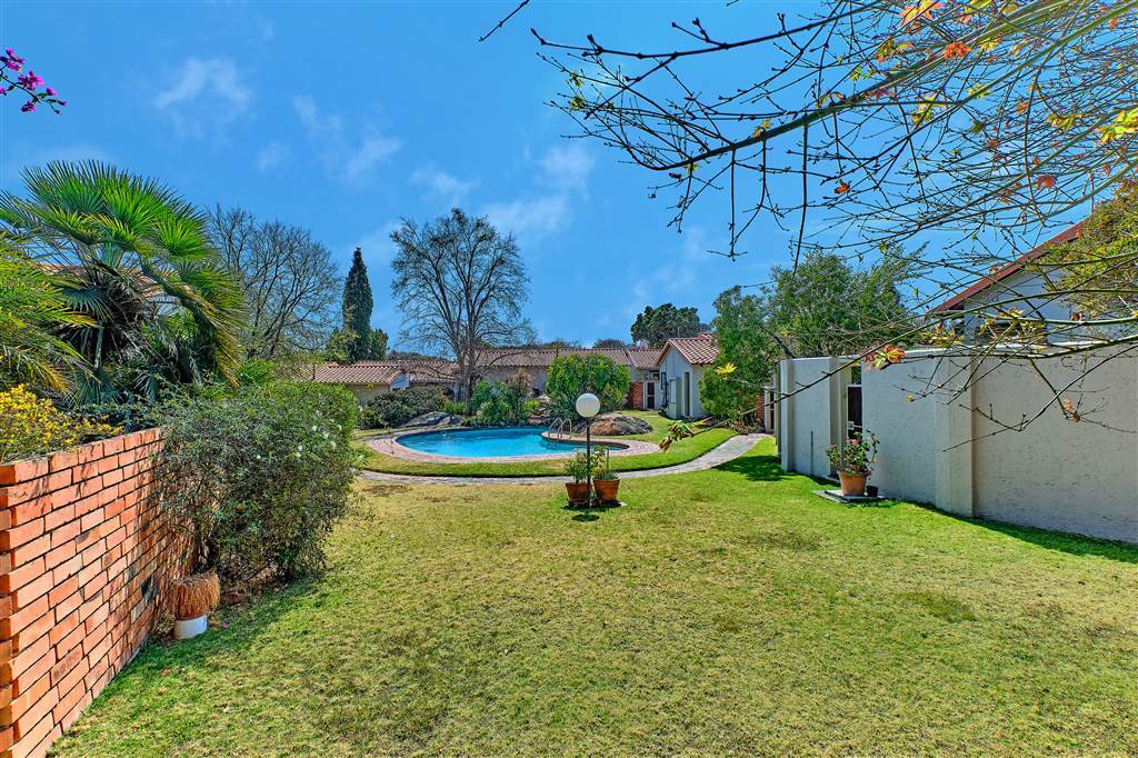 3 Bed Simplex in Douglasdale photo number 25
