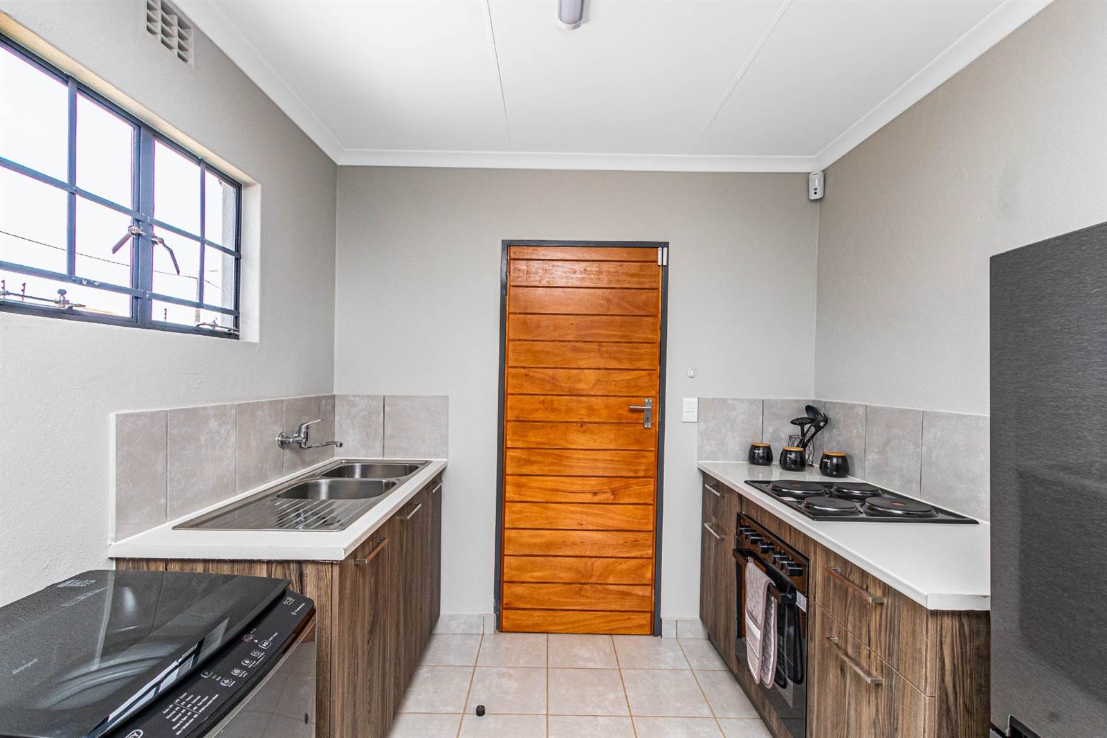 3 Bed House in Mamelodi photo number 10