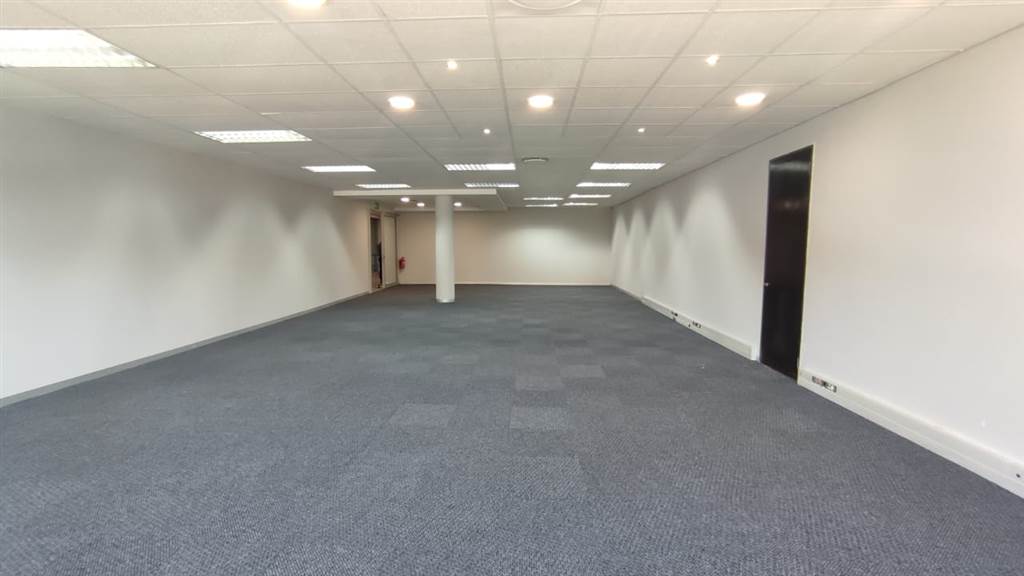 160  m² Commercial space in Bedfordview photo number 4
