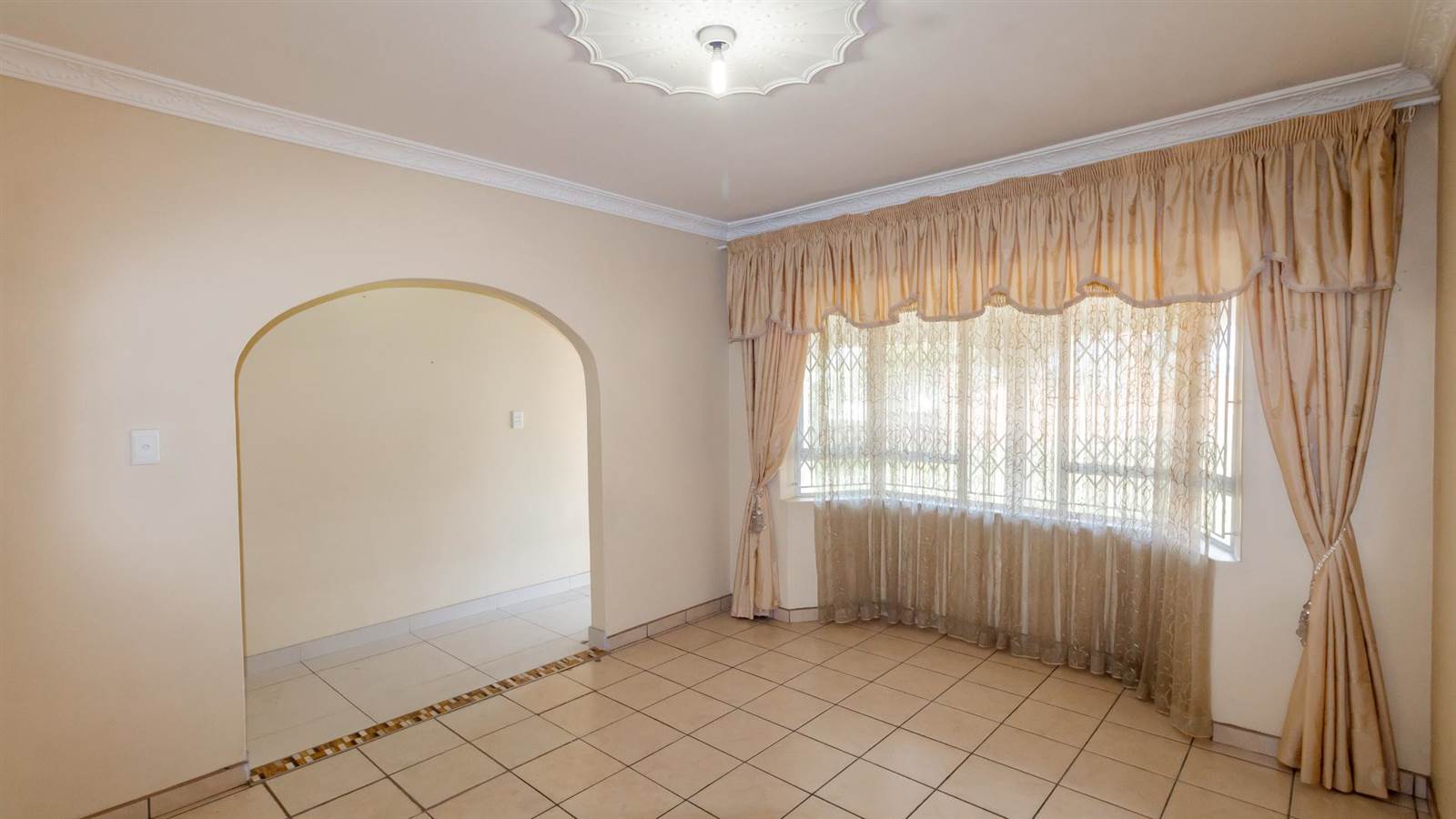 4 Bed House in Mt Edgecombe photo number 26