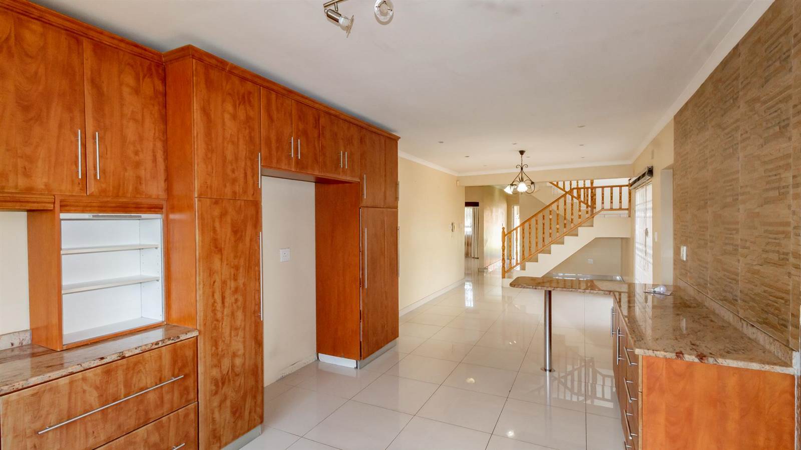 4 Bed House in Mt Edgecombe photo number 5