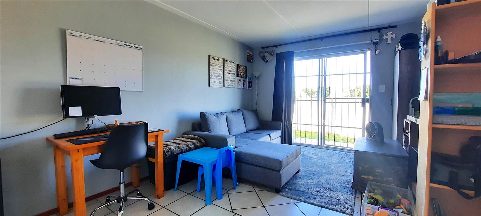 2 Bed Apartment in Vredekloof photo number 7