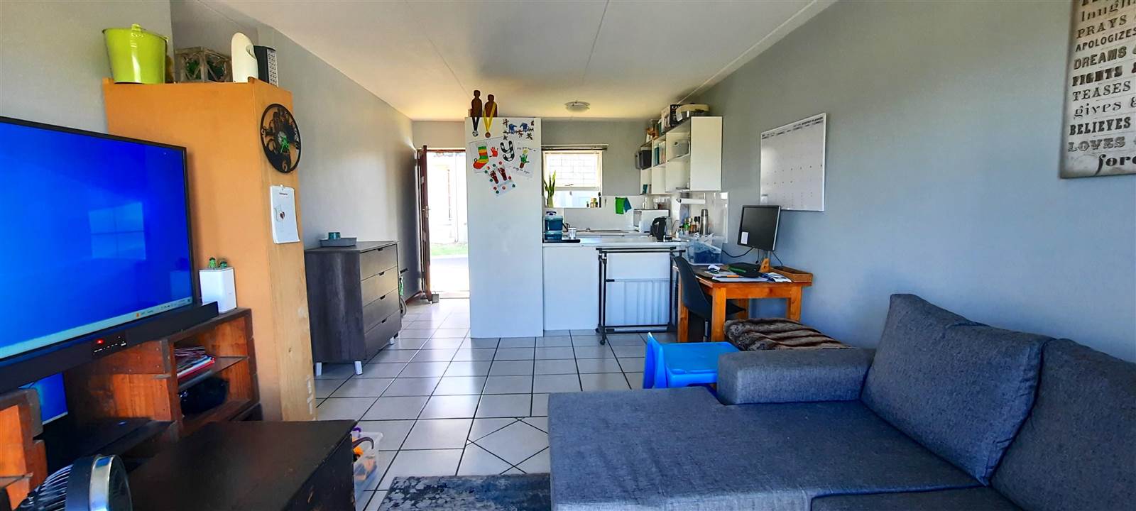 2 Bed Apartment in Vredekloof photo number 11