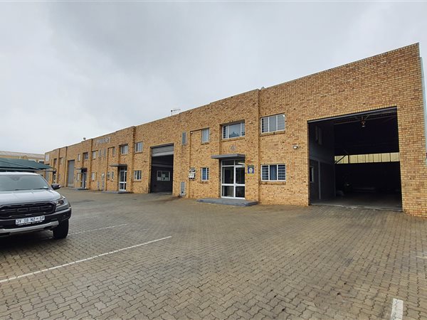 410  m² Industrial space