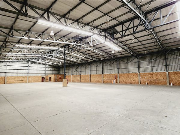 1 400  m² Industrial space