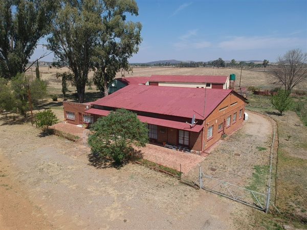 171 ha Farm with House in Potchefstroom Central