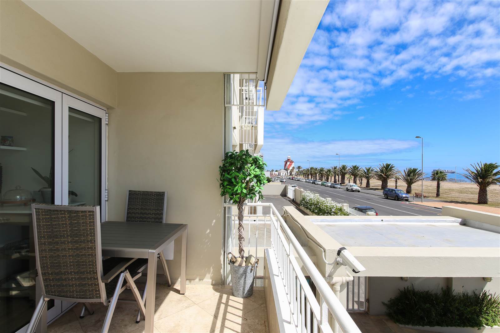 3 Bed Apartment in Mouille Point photo number 15