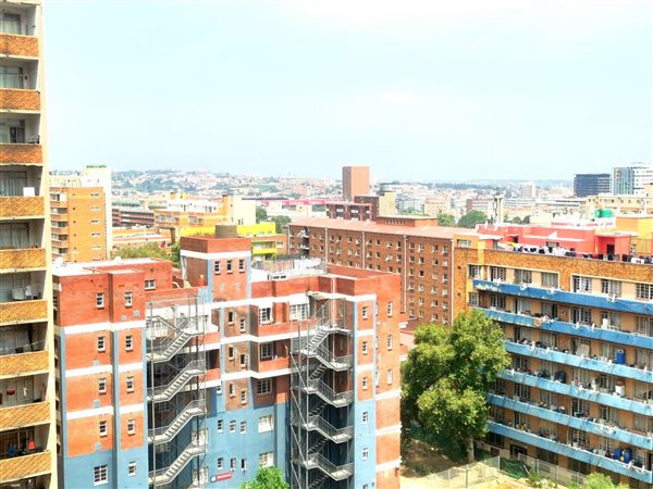 2 Bed Apartment in Hillbrow