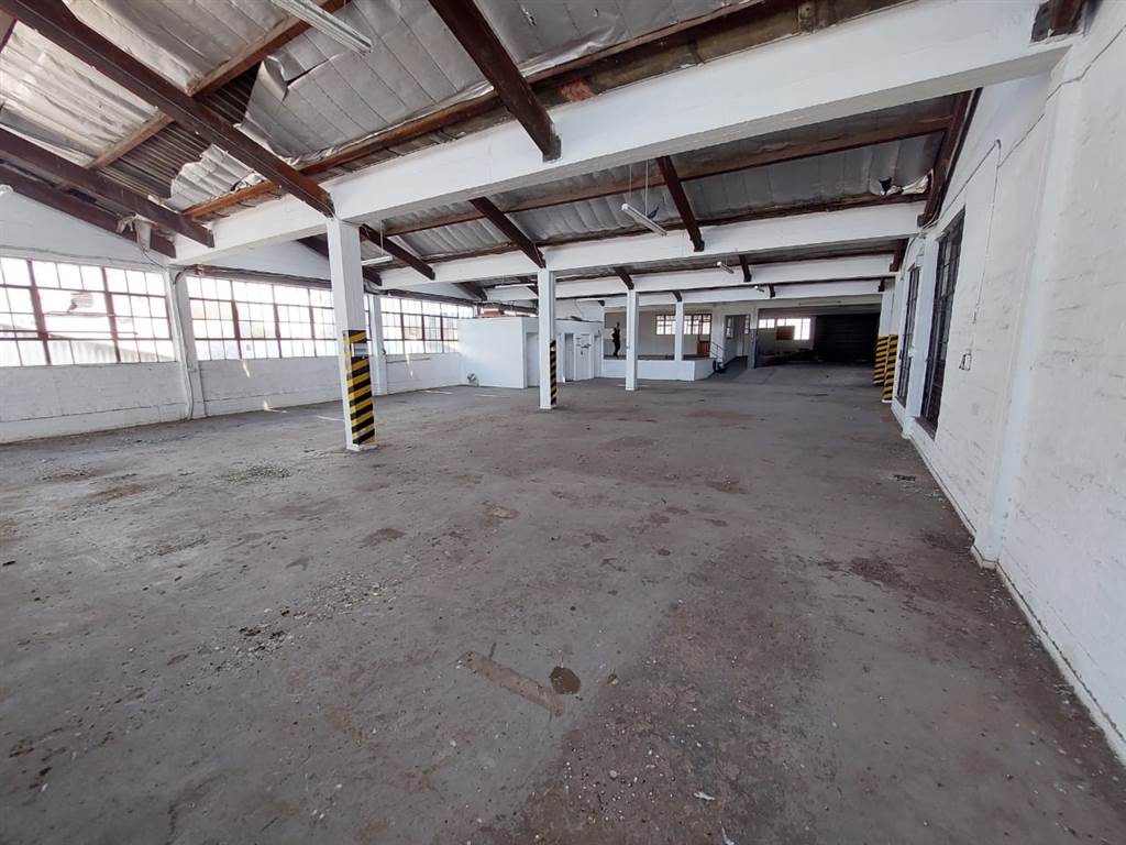 698  m² Industrial space in Congella photo number 3