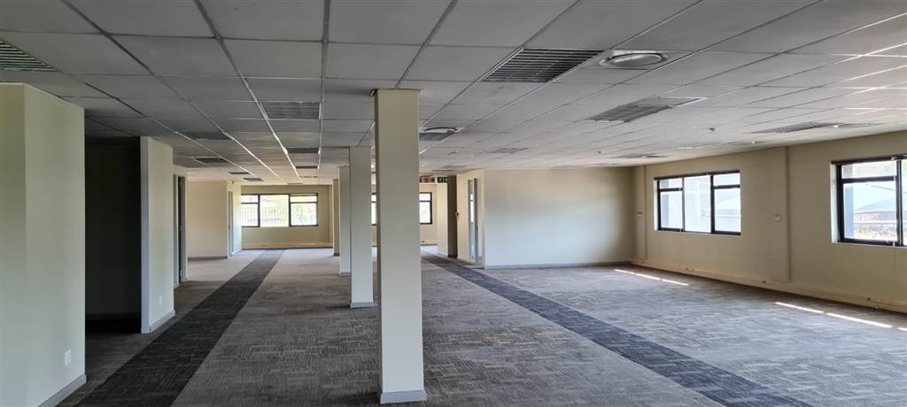 750  m² Office Space in Jet Park photo number 7