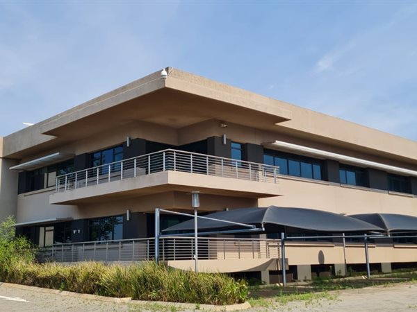 750  m² Office Space in Jet Park