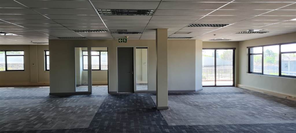 750  m² Office Space in Jet Park photo number 12