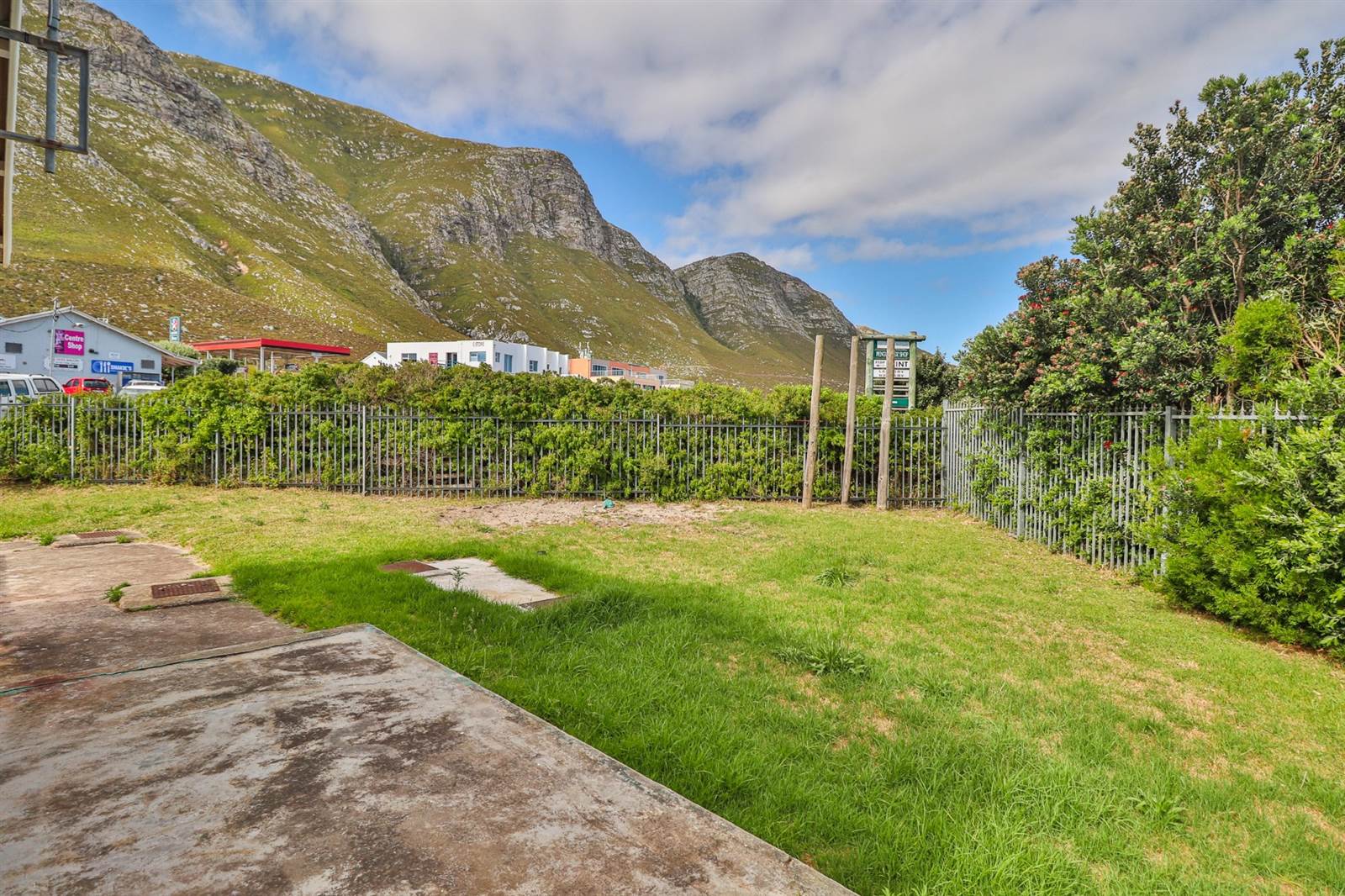 190  m² Commercial space in Bettys Bay photo number 5