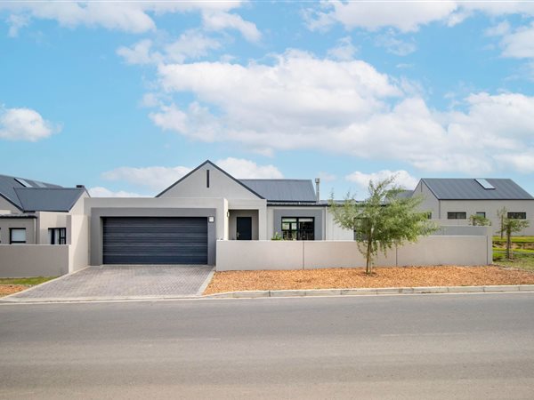 4 Bedroom House 4 Bedroom House