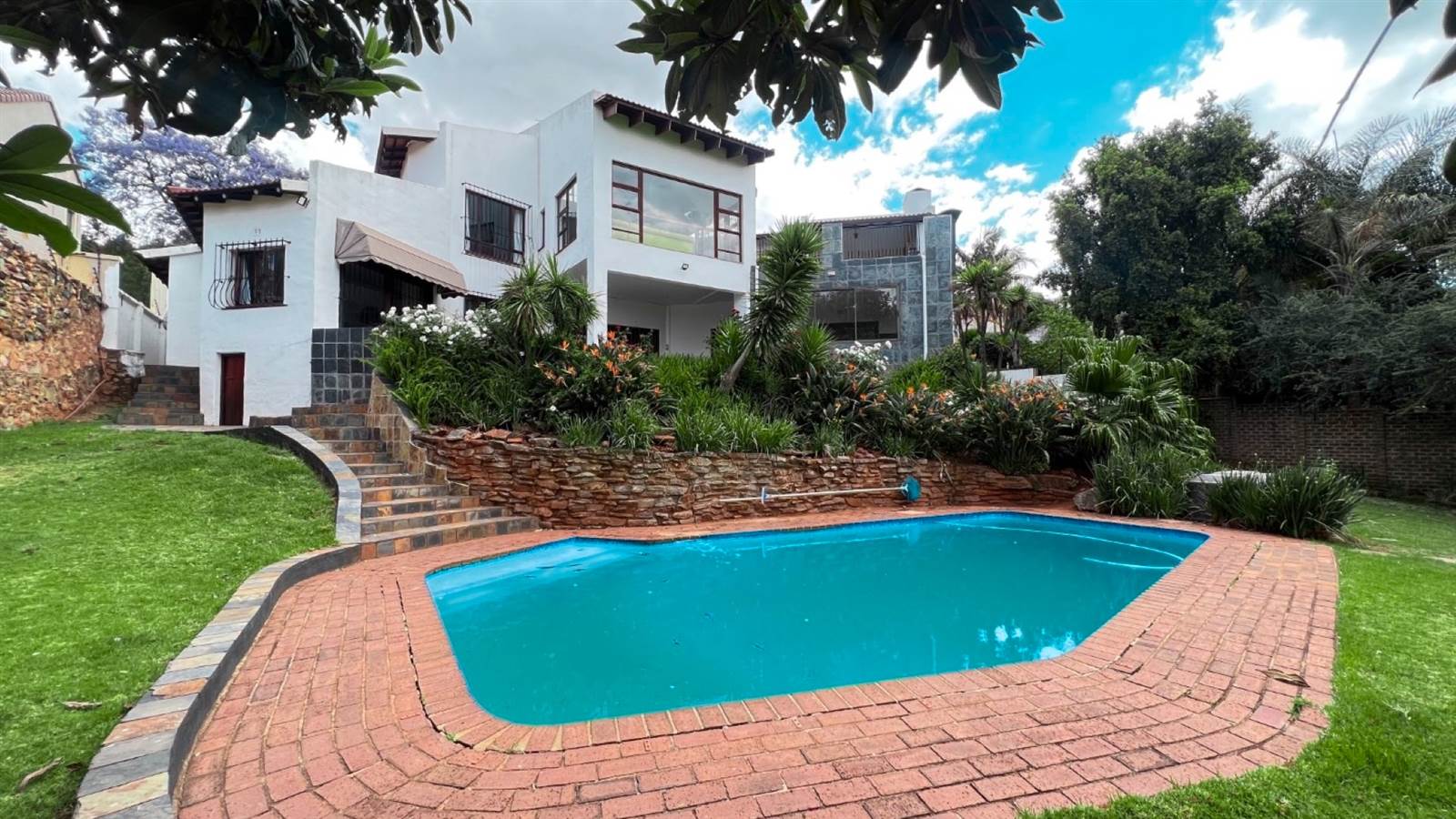 6 Bed House in Northcliff photo number 1