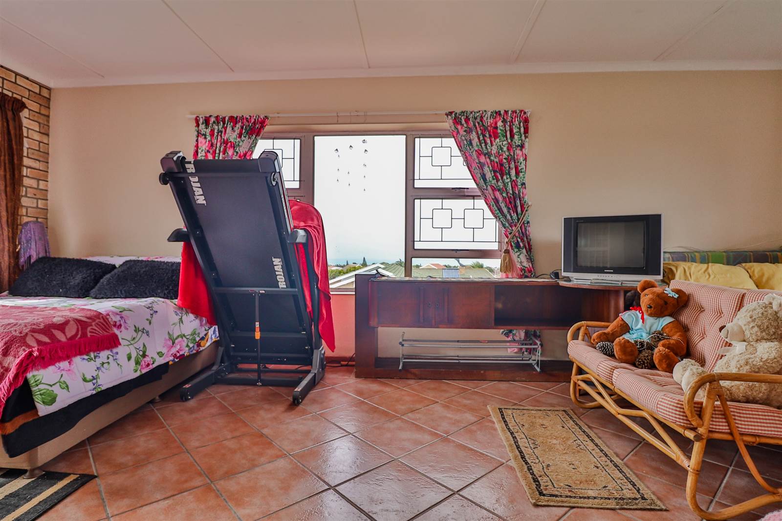 4 Bed House in Jeffreys Bay photo number 30
