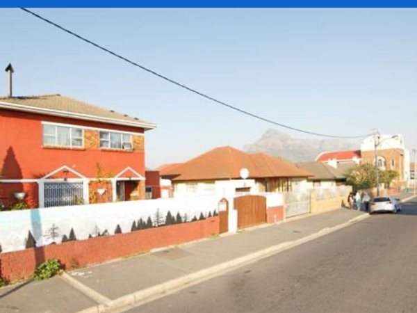 6 Bedroom House 6 Bedroom House