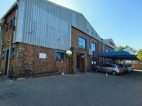 2 575  m² Industrial space