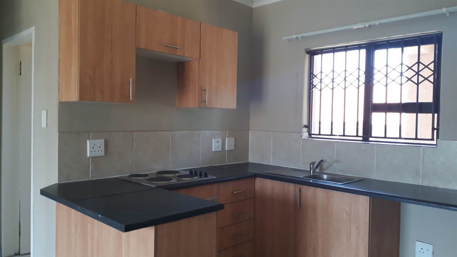 2 Bed Apartment in Grobler Park photo number 22