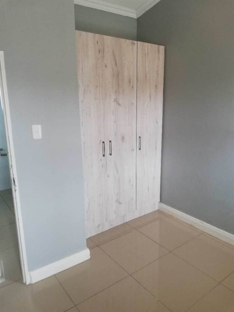2 Bed Townhouse in Parsons Vlei photo number 6