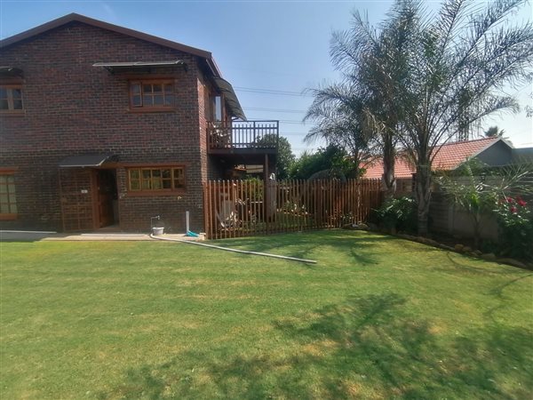 5 Bedroom House 5 Bedroom House