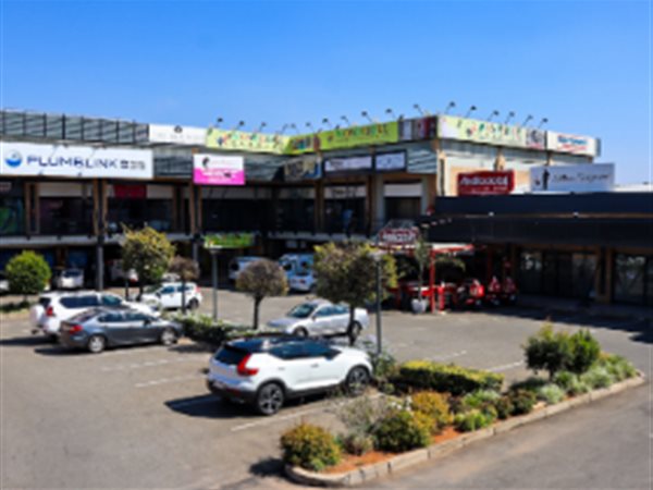 127 m² Retail Space 127 m² Retail Space