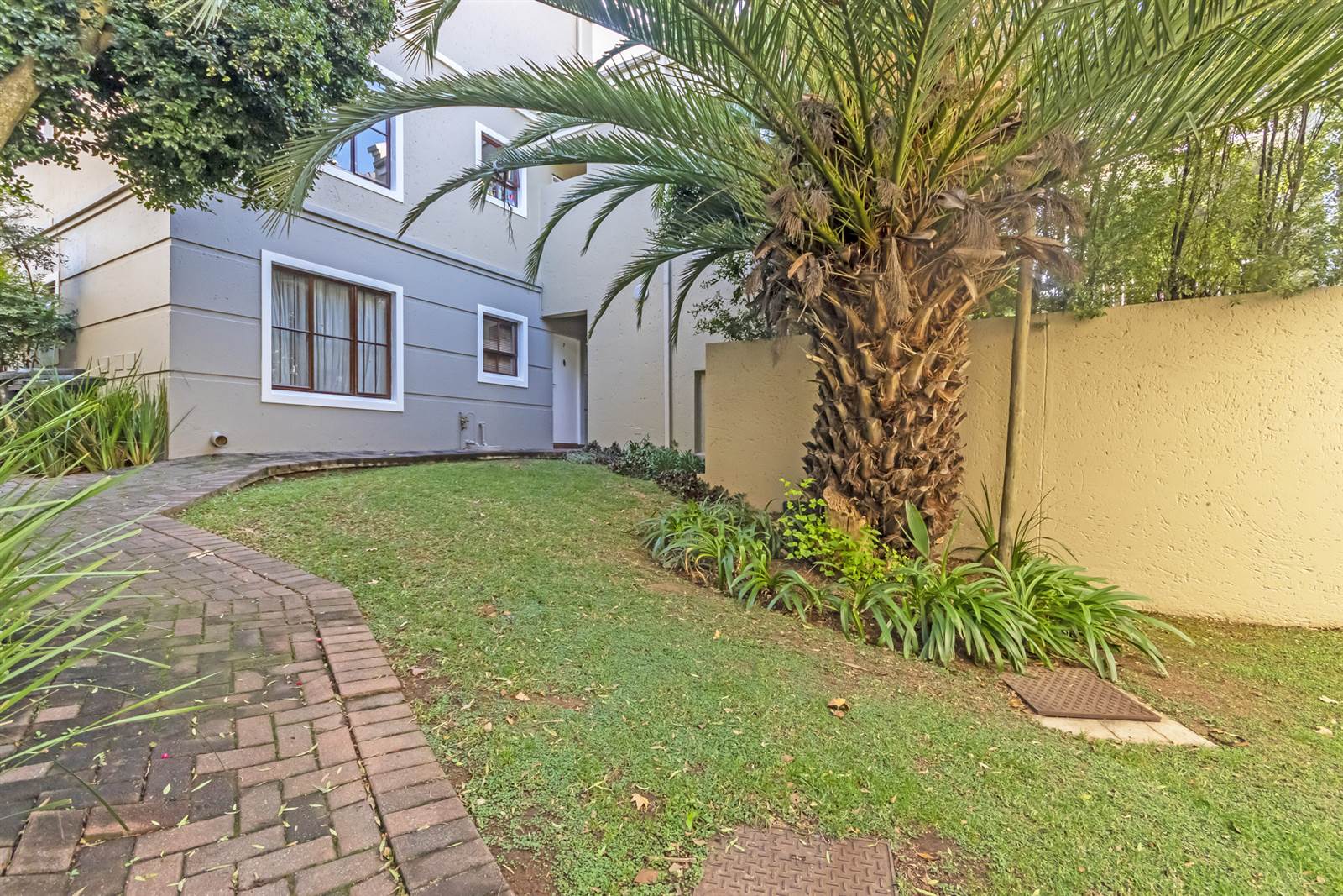 1 Bed Apartment in Saxonwold photo number 22