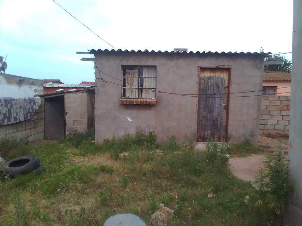 3 Bed House in Kwazakhele photo number 13