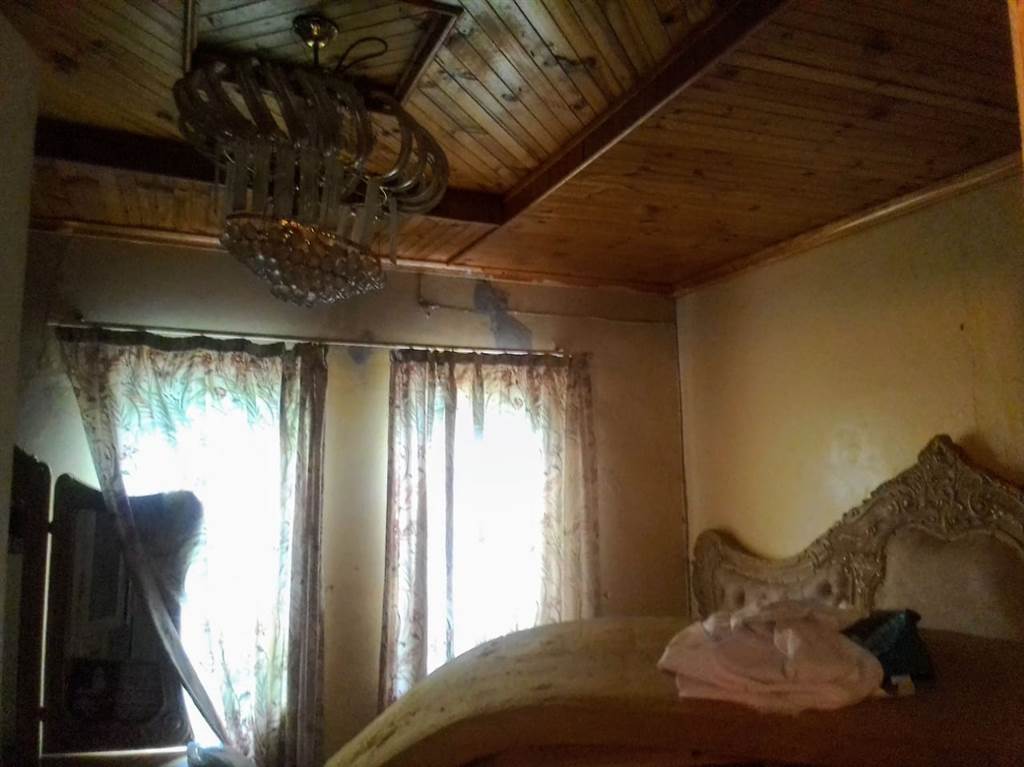 3 Bed House in Kwazakhele photo number 5