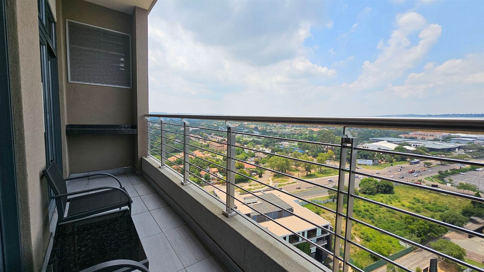 1 Bed Apartment in Menlyn photo number 19