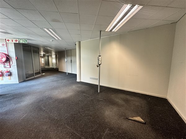 358  m² Commercial space