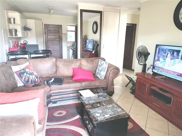 2 Bed Apartment in Zambezi Country Estate