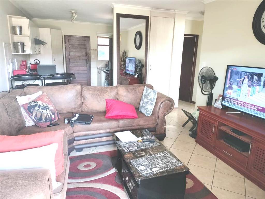 2 Bed Apartment in Zambezi Country Estate photo number 1
