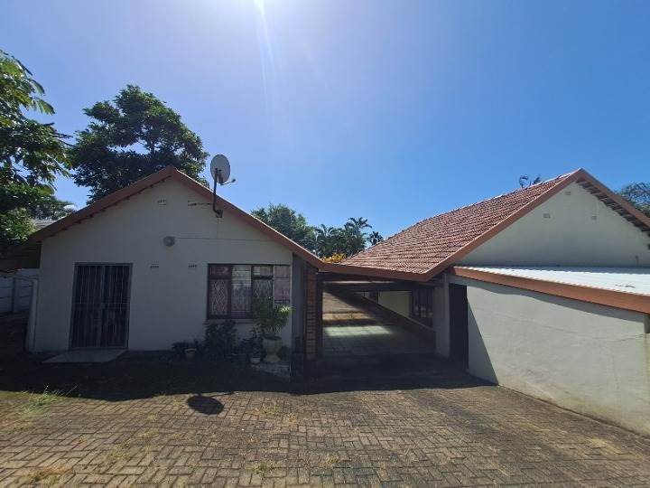 3 Bed House in Uvongo photo number 24
