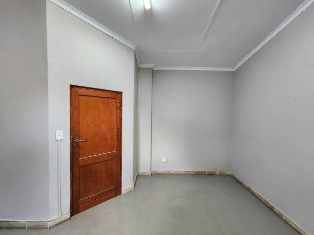 31.8  m² Commercial space in Hoedspruit photo number 8