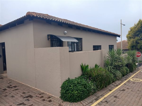 3 Bedroom Townhouse 3 Bedroom Townhouse