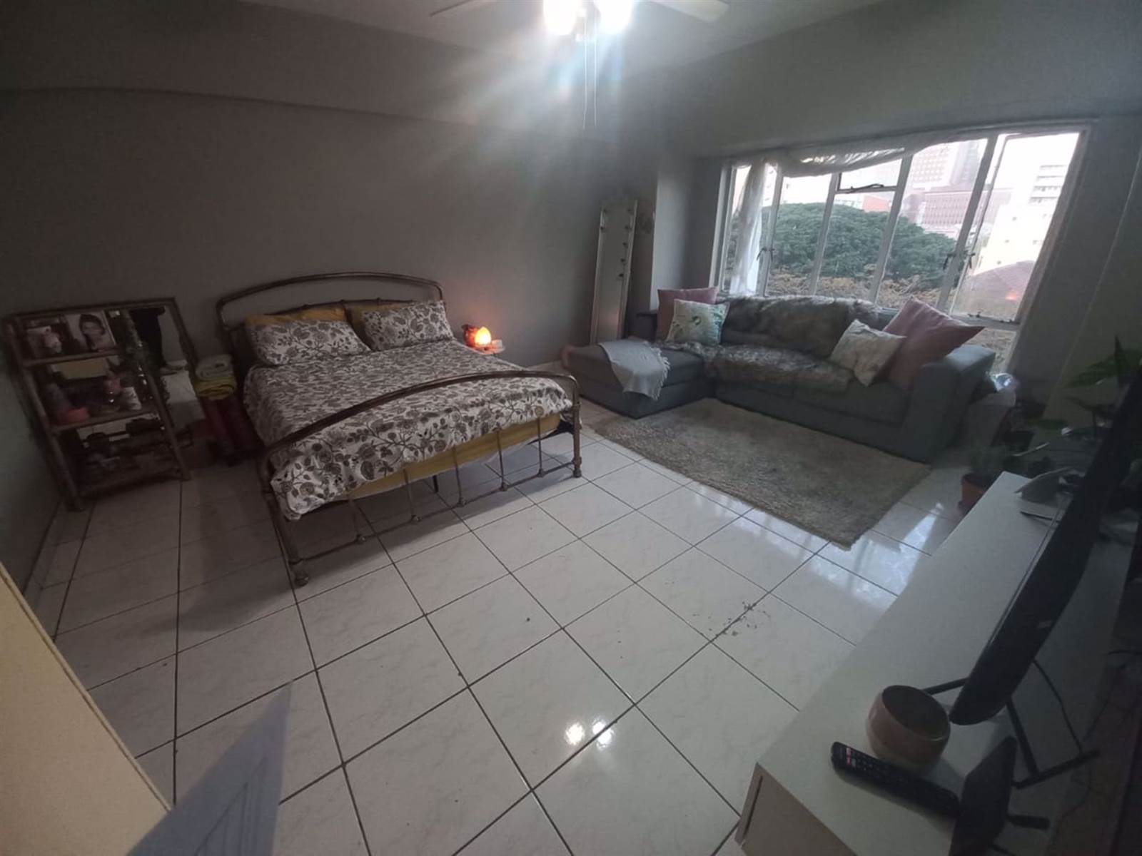 Studio Apartment in Durban CBD photo number 4