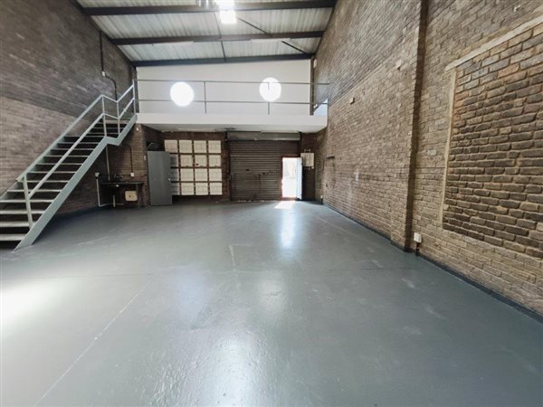 125  m² Industrial space