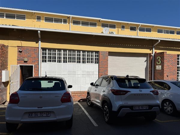 352 m² Industrial space 352 m² Industrial space