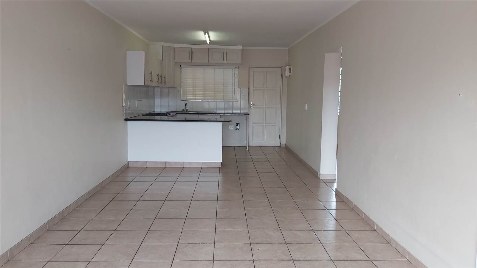 2 Bed Flat in Scottsville photo number 3