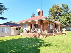 5 Bed House in Fishers Hill