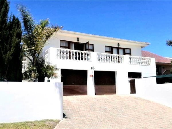 5 Bed House in Aston Bay
