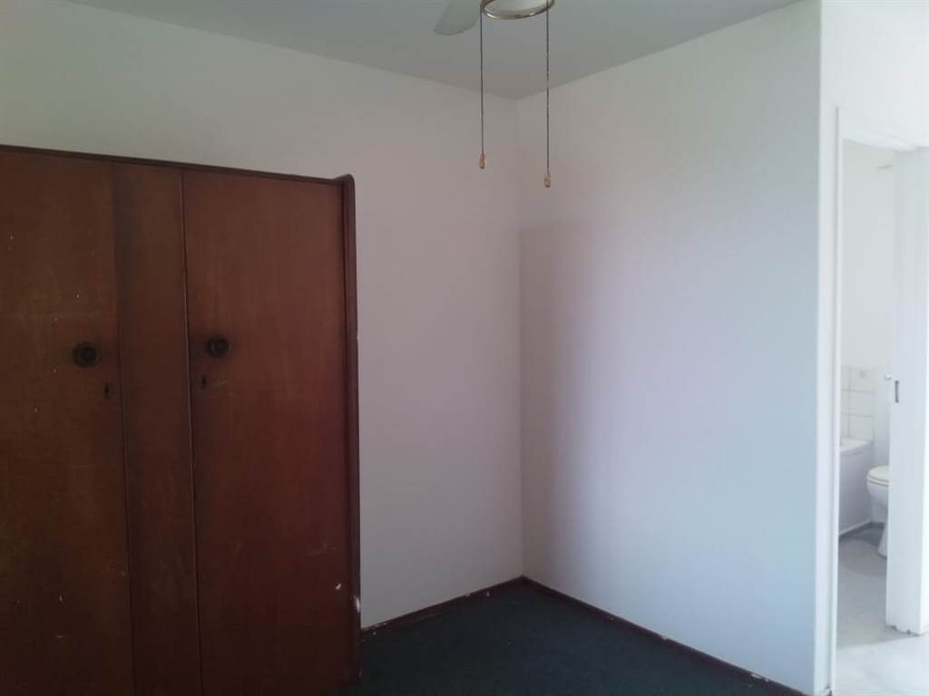 1 Bed Flat in Woodhaven photo number 5
