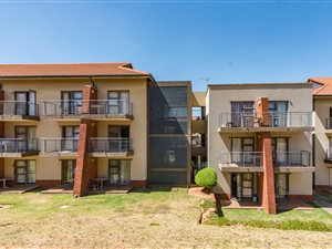1 Bed Apartment in Ruimsig