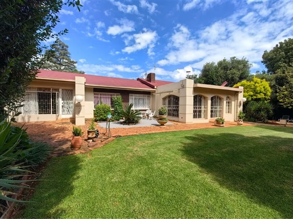 4 Bedroom House 4 Bedroom House
