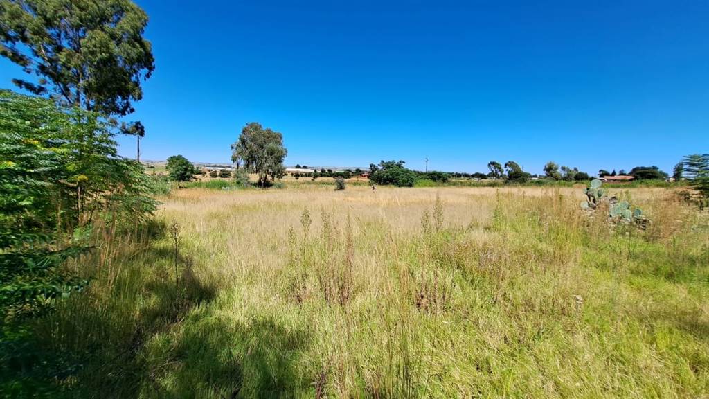 3091 m² Land available in Koster photo number 2