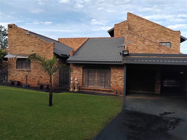 4 Bedroom House 4 Bedroom House