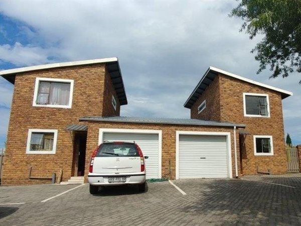 12 Bed Townhouse in Secunda