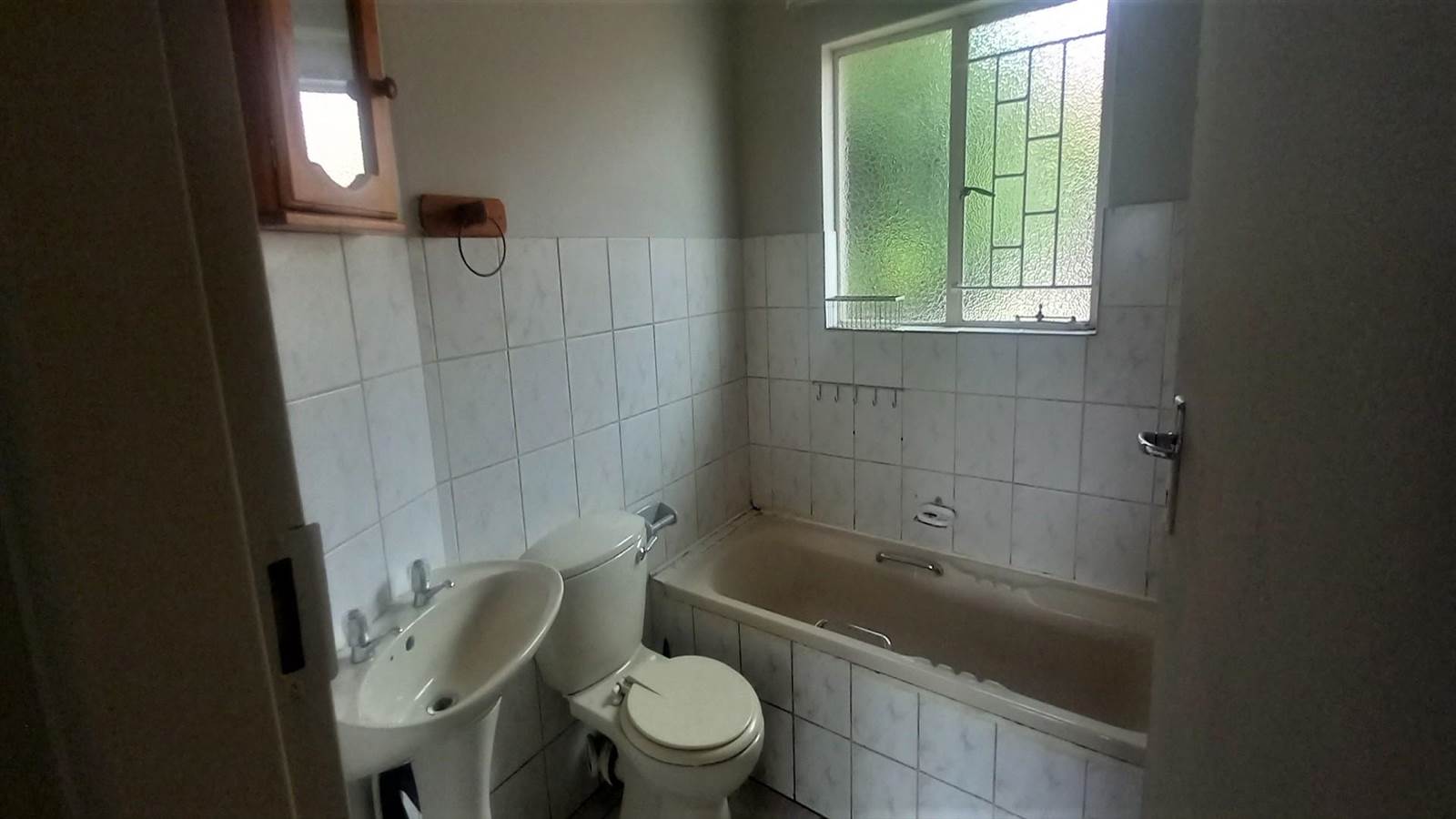 2 Bed Townhouse in Bronkhorstspruit photo number 11
