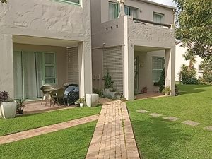 Apartment in Greenways Golf Estate